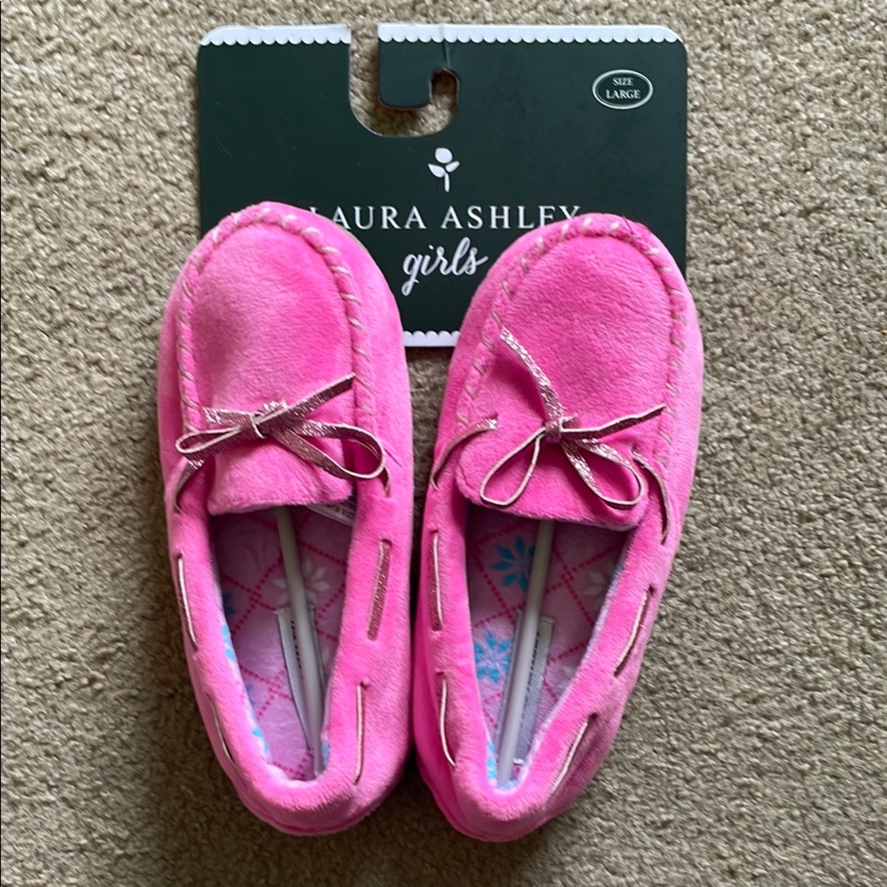 Laura Ashley Girls Pink Moccasin Slippers - Size L (2/3)